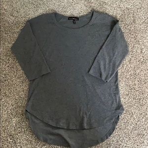 Quarter sleeve shirt